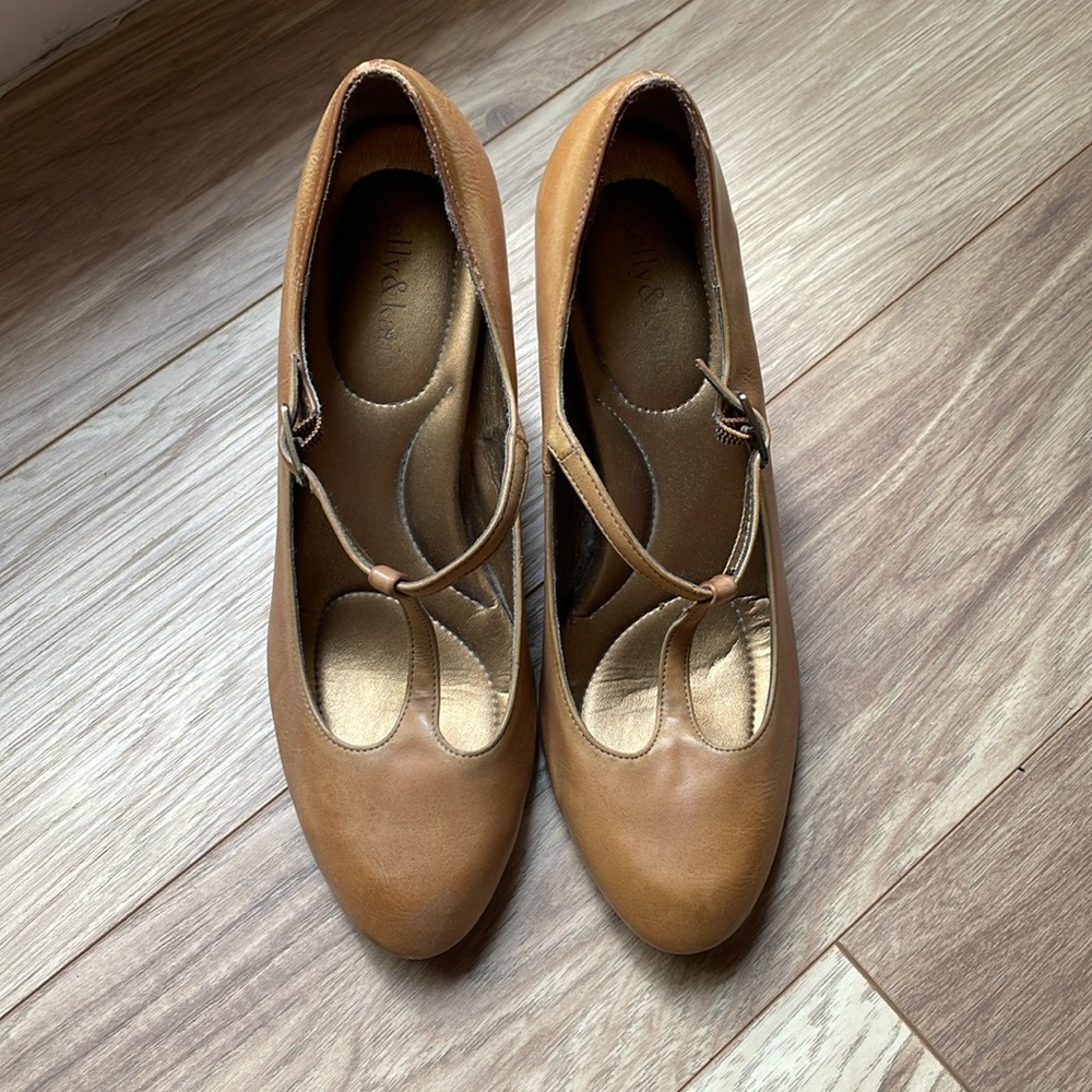 Brown high heels, size 10
